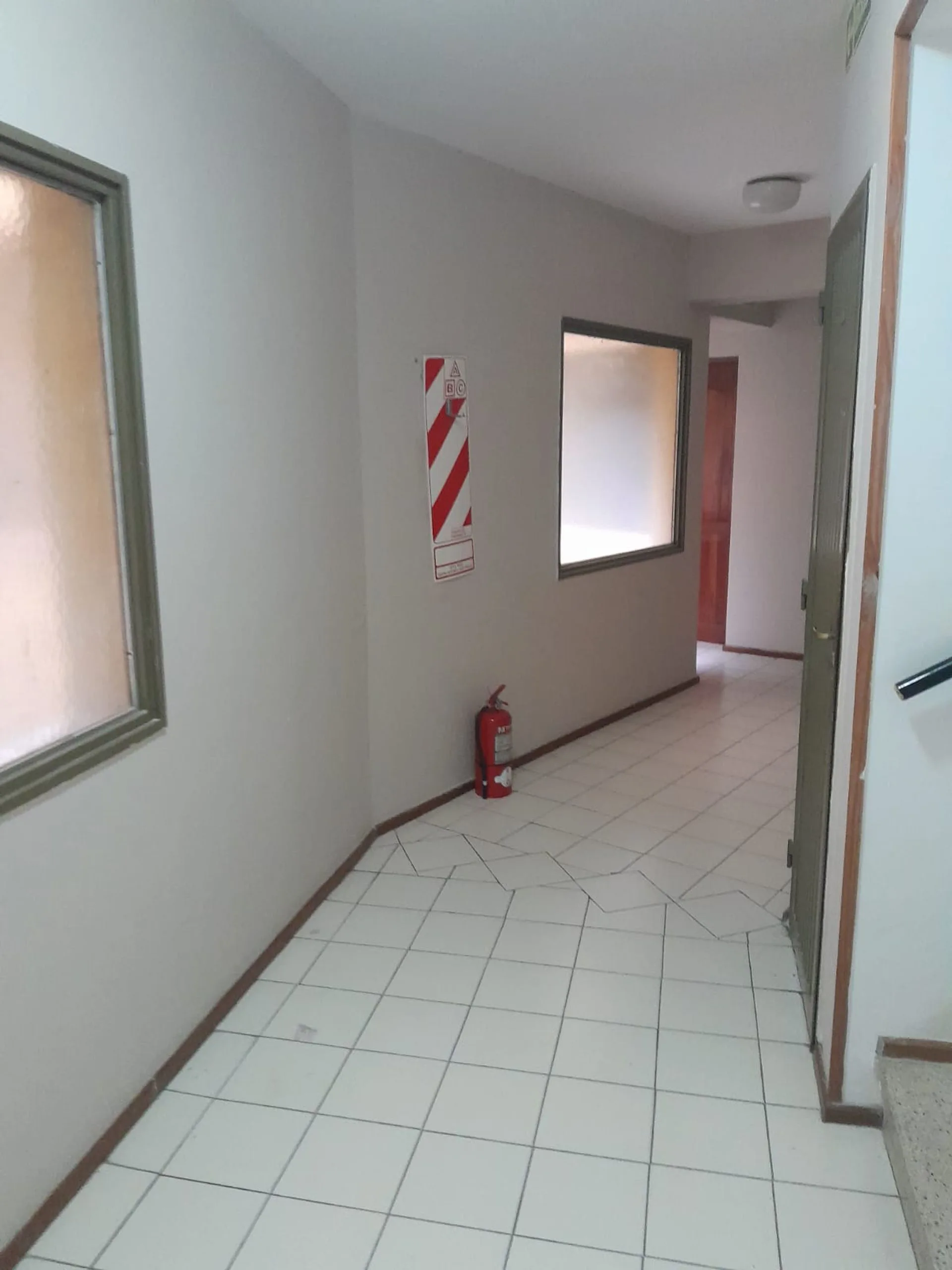 Alquilo Departamento en edificio Esperanza foto 4