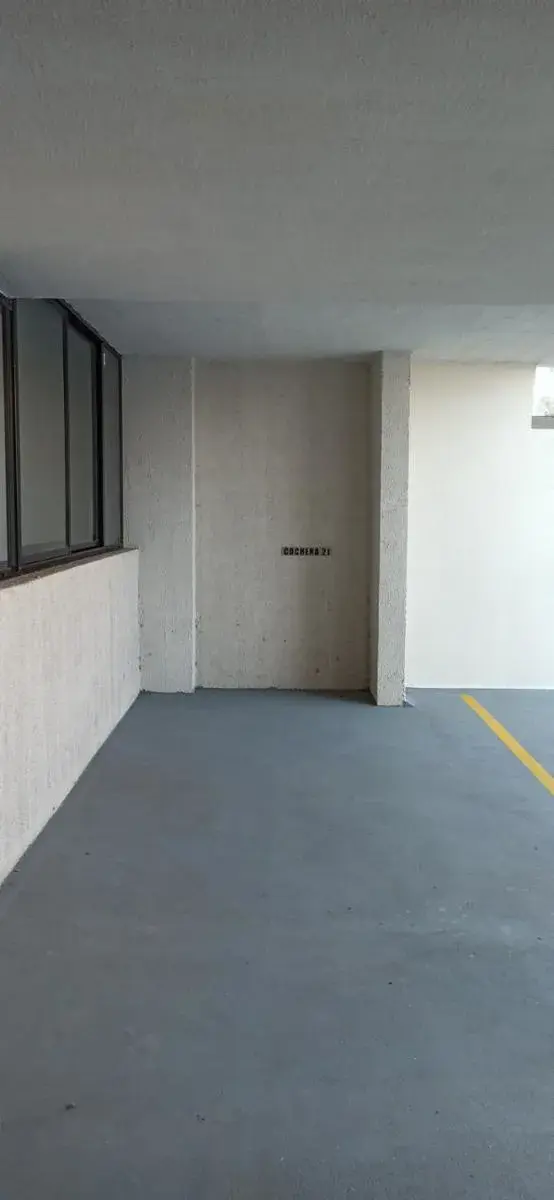 COCHERA CUBIERTA EN EDIFICIO EN LANUS O. LANUSITA