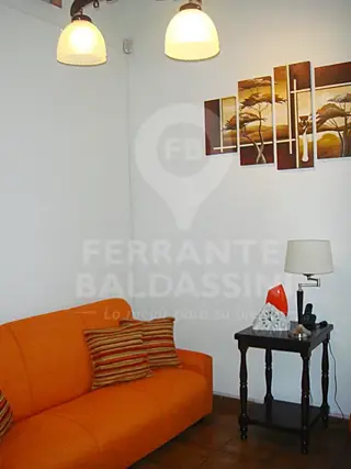 BURZACO - Casa + Duplex nuevo! Ideal 2 Familias! Detalles de categoría. Oportunidad para ver! Muy buena construcción. 2 de Abril esquina Martín Fierro foto 4