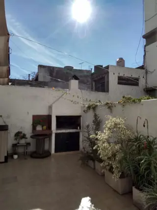 Se Vende Impecable Depto. de 3 Ambientes mas patio en Florida Mitre Cerca Estacion y Av. Maipu foto 2
