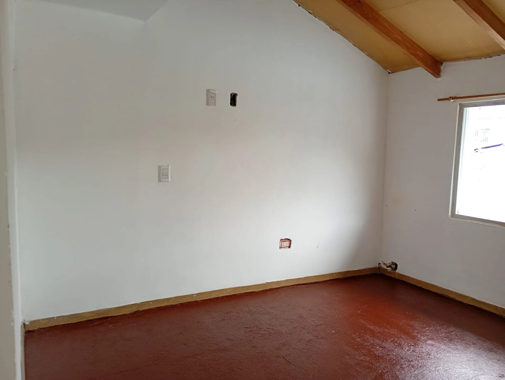 Casa de 4 dorm-Depto -Quincho foto 3