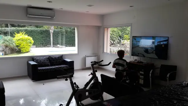 CASA SOBRE PARQUE 1400m2. NUEVA - S/ASF- excel. z/resid. ACC. OESTE  gas nat. y serv. NOVOA PROPIEDADES
