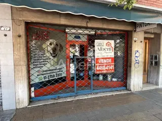 Local comercial a media cuadra de la Estación de Haedo. foto 1