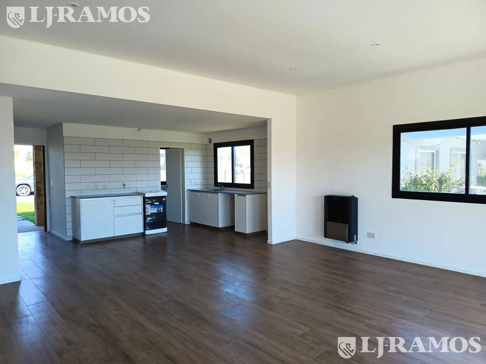 Casa en San Sebastián OPORTUNIDAD, venta con cesión de derechos, no crédito, MB foto 2