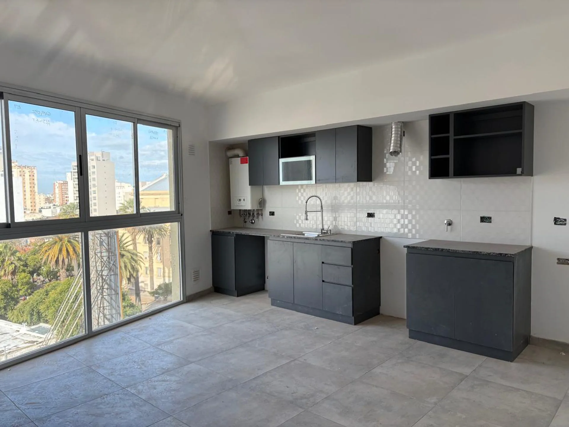 VENTA DPTOS 1 DORMITORIO-ALSINA 512 ESQ. ALEM !! foto 3