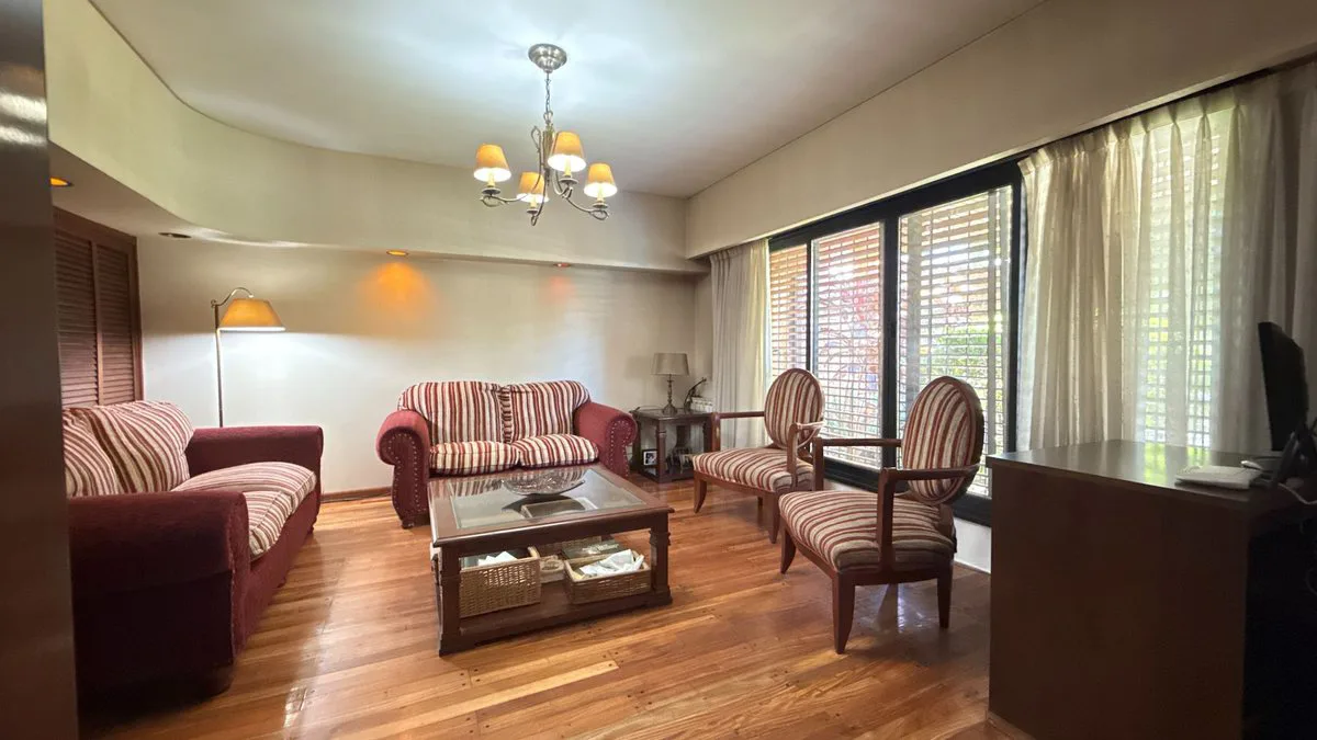 VENTA CASA 5 AMB PILETA JARDÍN Y CASA DE HUÉSPEDES foto 5