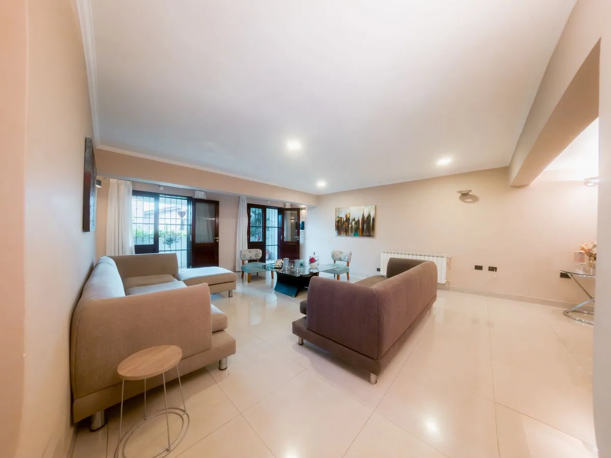 VENTA CASA TRES CERRITOS 4 DORMITORIOS CON PILETA foto 2