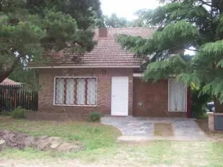 Chalet en Silfides, 4 dormitorios. Casa en Venta. foto 4