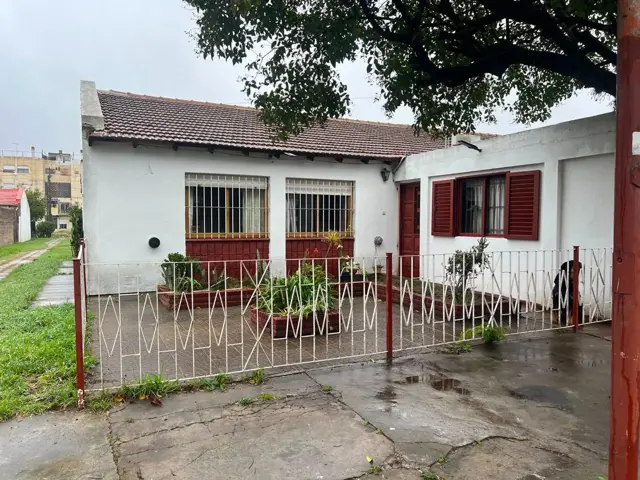 CASA 3 DORMITORIOS + DEPARTAMENTO VENTA LA PLATA