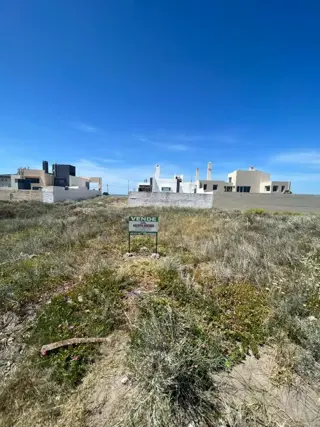 SE VENDE LOTE EN BALNEARIO EL CONDOR foto 2