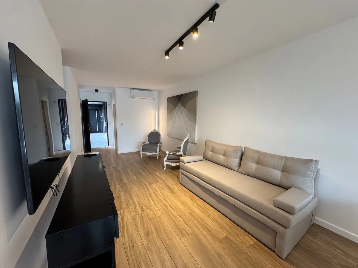VENTA SEMIPISO 4 AMBIENTES CON COCHERA! foto 5