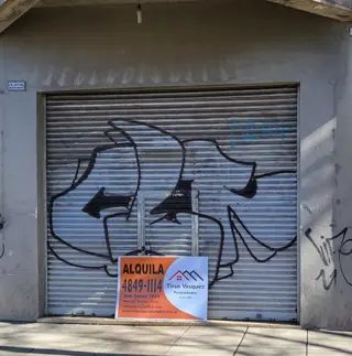 Local comercial con baño. foto 1