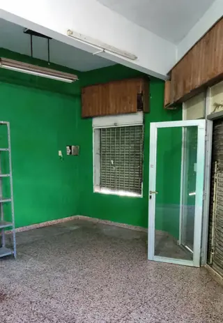Local comercial con baño. foto 3