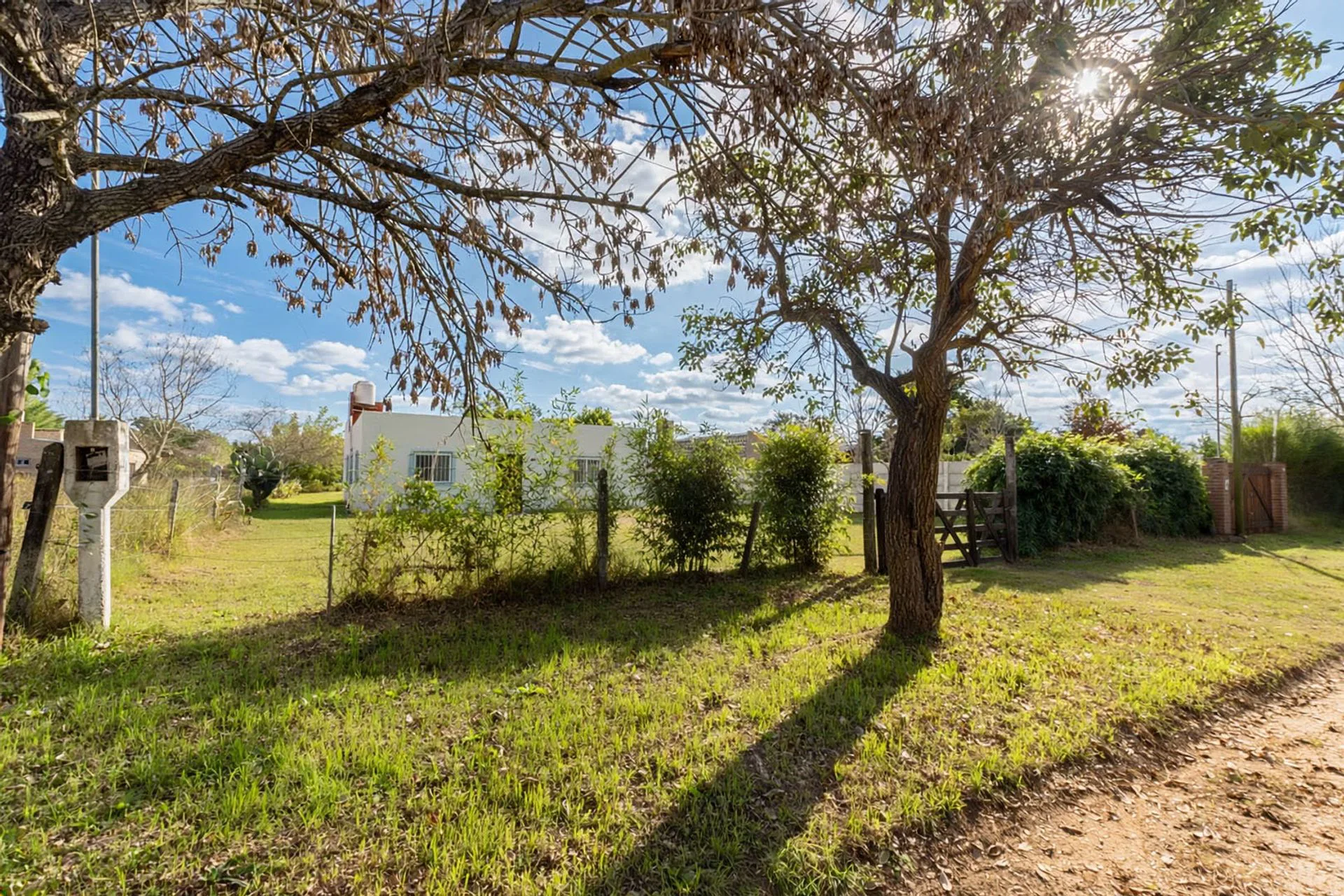 QUINTA CON PILETA EN ARROYO LEYES km 10,5 foto 4