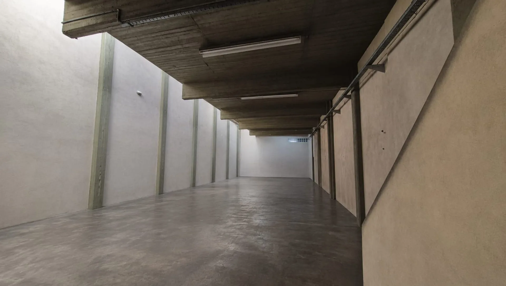 GALPON o DEPOSITO EN VENTA EN V. URQUIZA 400 M2 foto 3