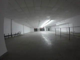 EXCELENTE LOCAL DE 550 M2, SOBRE AVENIDA ARIETA - VILLA LUZURIAGA foto 1