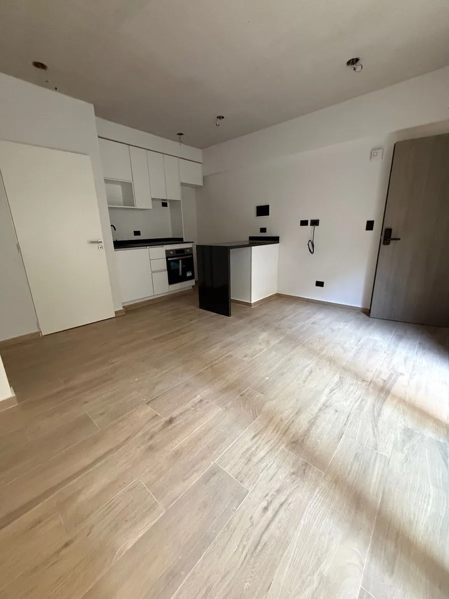 VENTA MONO CON PATIO A ESTRENAR  PALERMO HOLLYWOOD foto 3