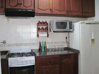 EXCELENTE PROPIEDAD  DE CINCO AMBIENTES EN MUY BUEN ESTADO DE CONSERVACION Y UBICACION foto 3