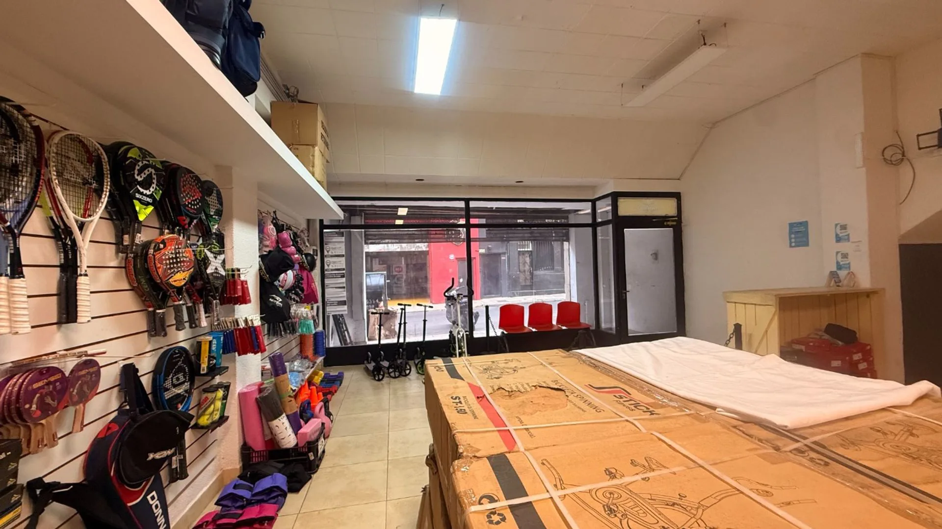 VENTA LOCAL COMERCIAL MONSERRAT foto 2