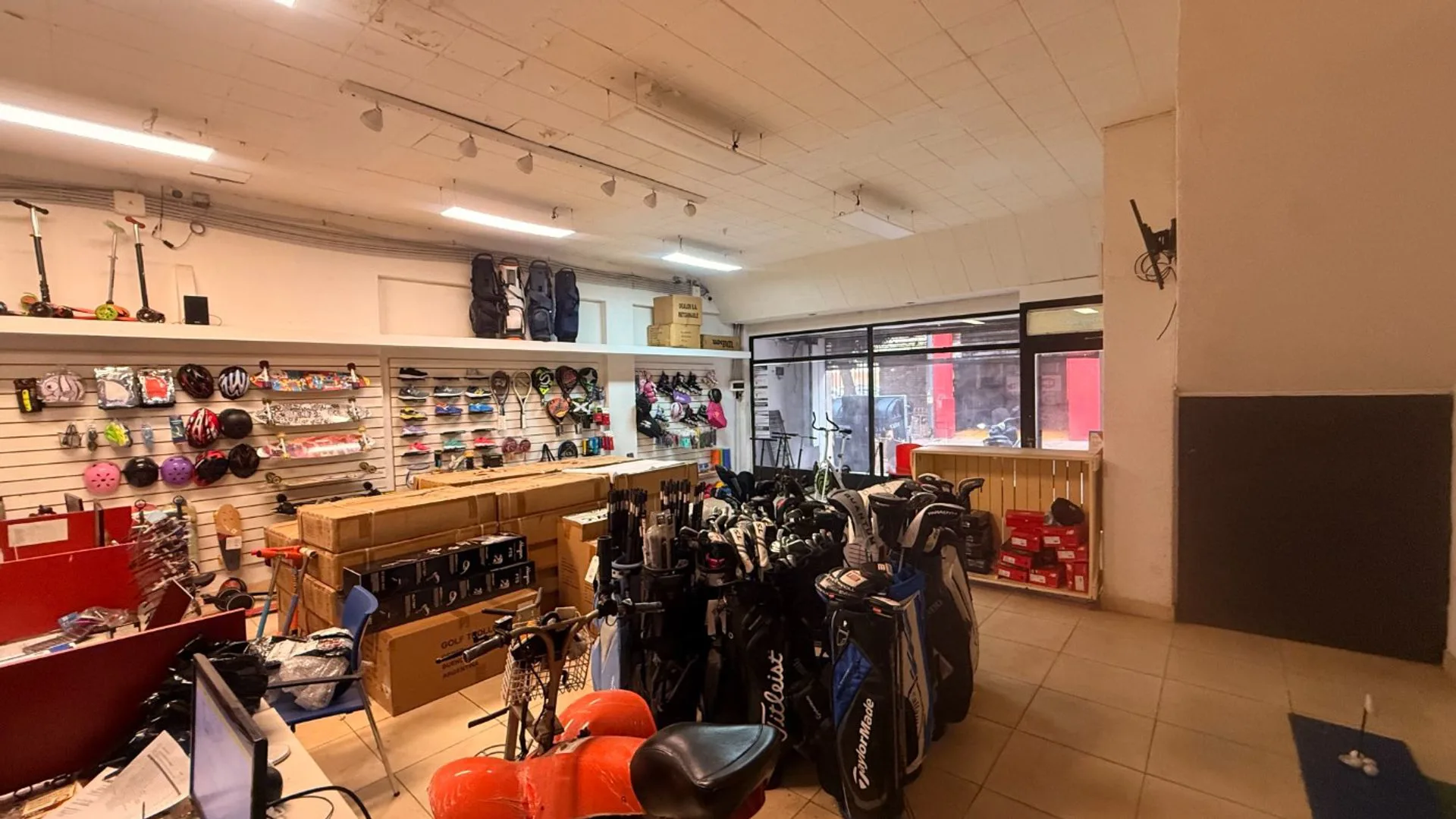 VENTA LOCAL COMERCIAL MONSERRAT foto 3