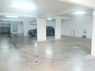 Cochera en venta en calle Tucuman y A. Freyre foto 4