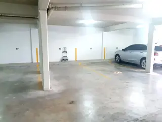 Cochera en venta en calle Tucuman y A. Freyre foto 5