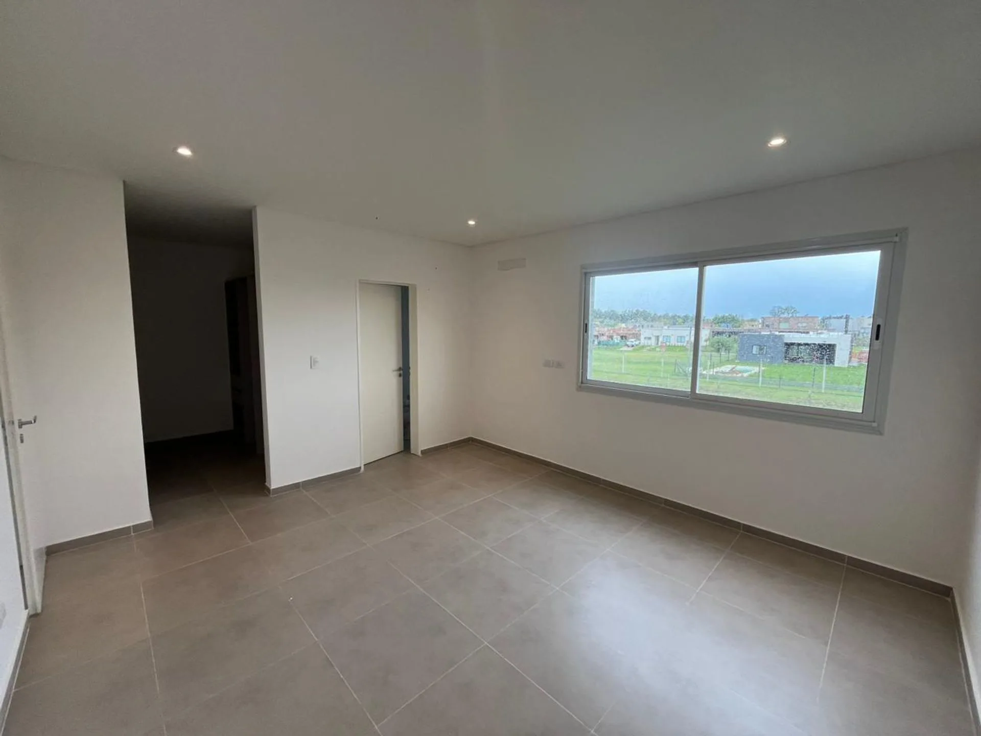 VENTA CASA 4 AMB ESTRENAR BARRIO SANTA LUCIA foto 3