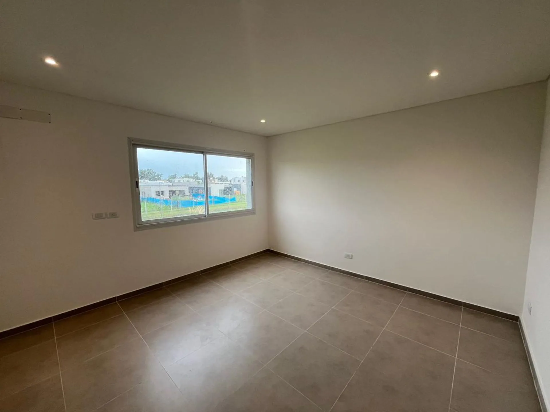 VENTA CASA 4 AMB ESTRENAR BARRIO SANTA LUCIA foto 4