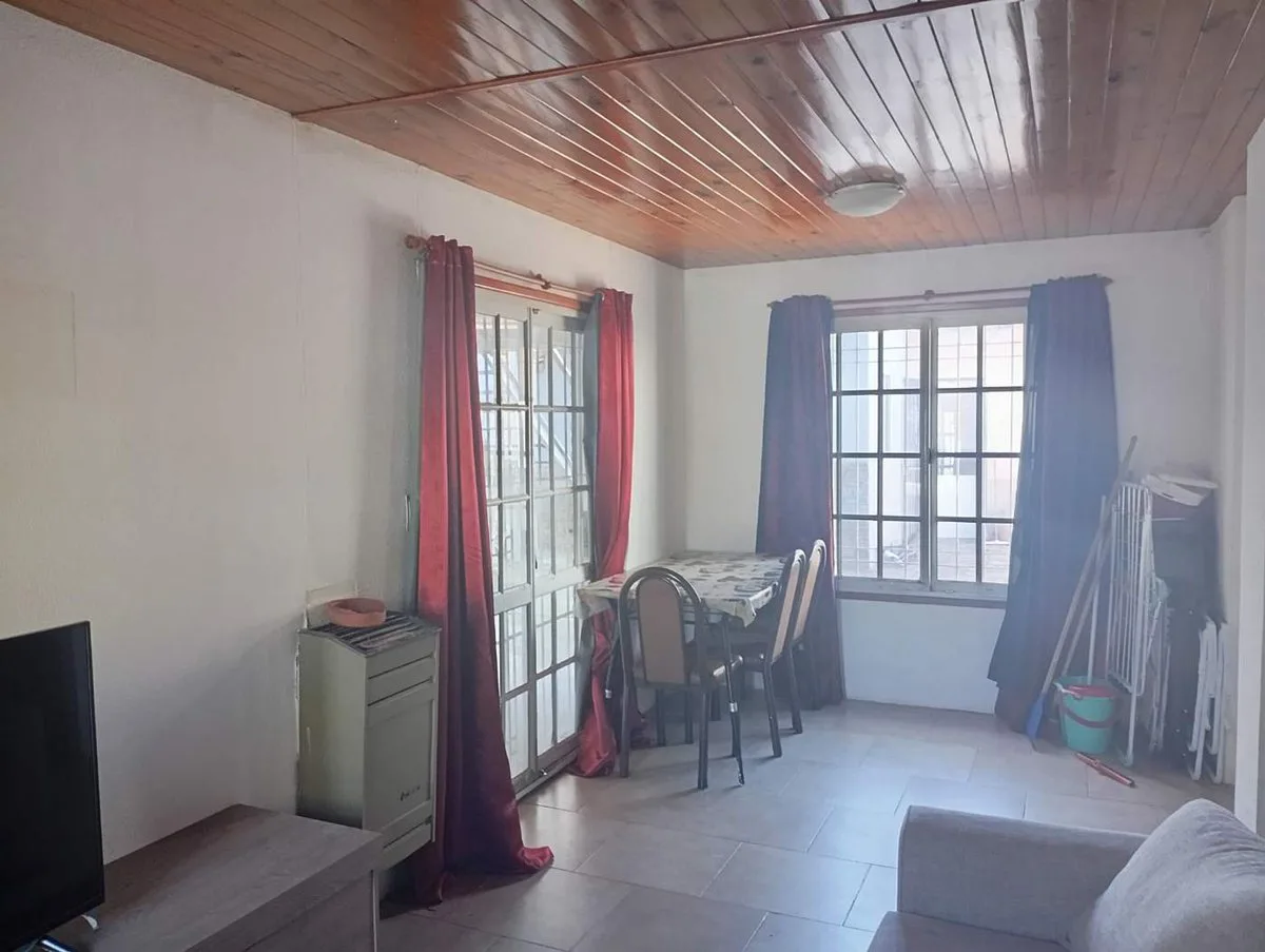 VENTA CASA MAS DOS  DEPARTAMENTOS  PUNTA MOGOTES foto 2