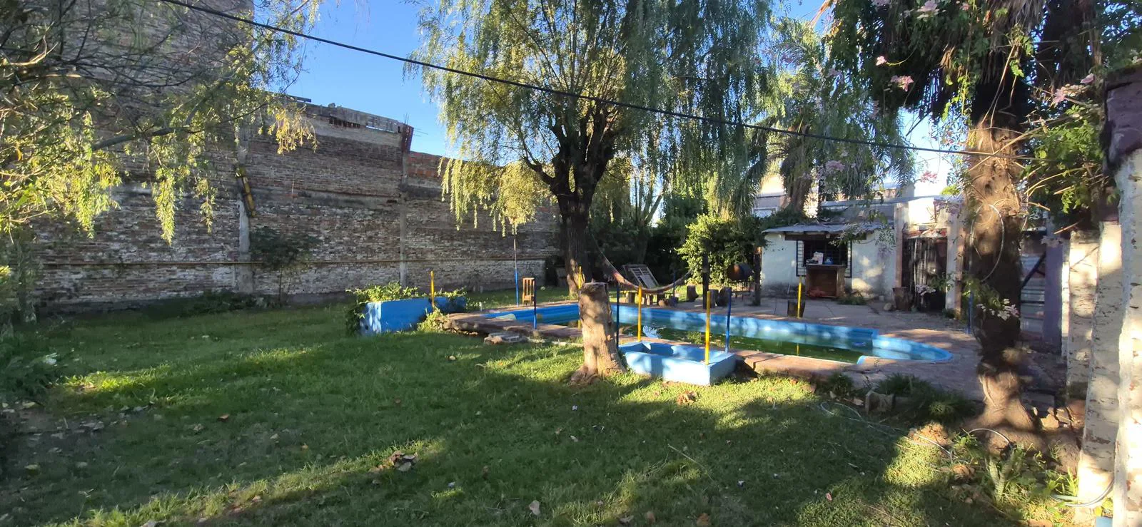 Entre Ríos 2600 - Casa a reciclar en venta con gran terreno - Granadero Baigorrria foto 4