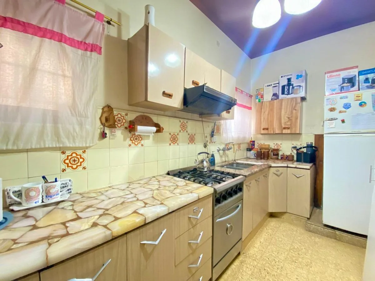 CASA EN VENTA 5 AMB. A MTRS. DE AVENIDA 25 DE MAYO foto 3