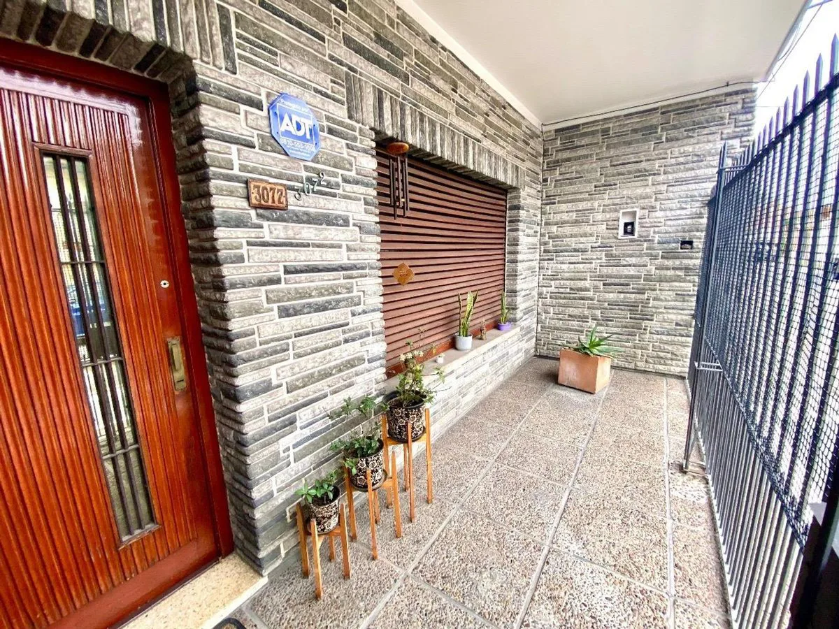 CASA EN VENTA 5 AMB. A MTRS. DE AVENIDA 25 DE MAYO foto 4