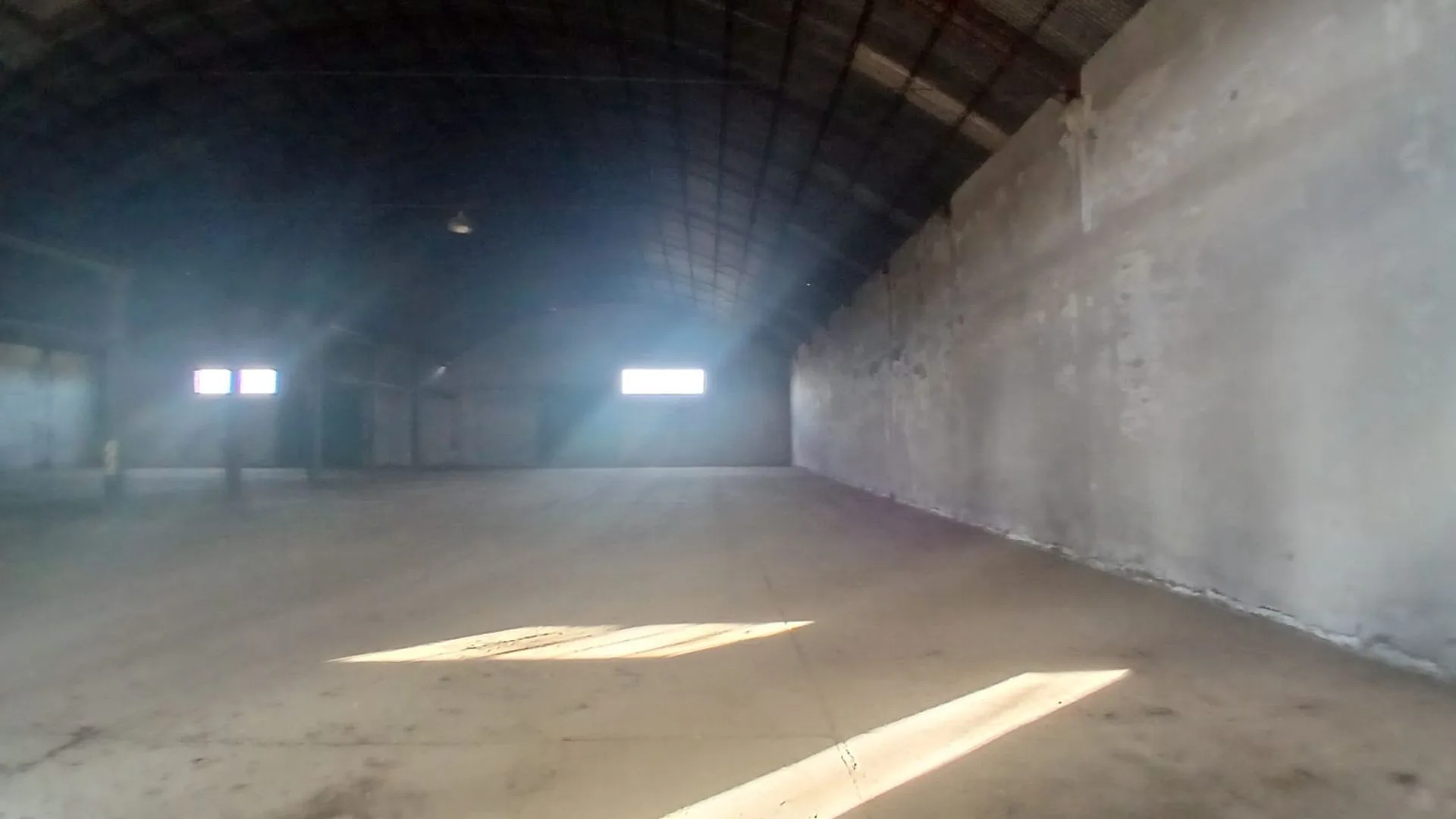 Se alquila galpón de 900m² en General Alvear Mza foto 4
