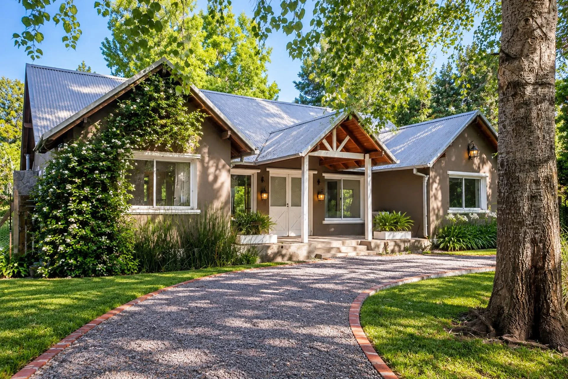 CASA EN VENTA EN EL LAUQUEN CANNING, APTA CRÉDITO foto 2