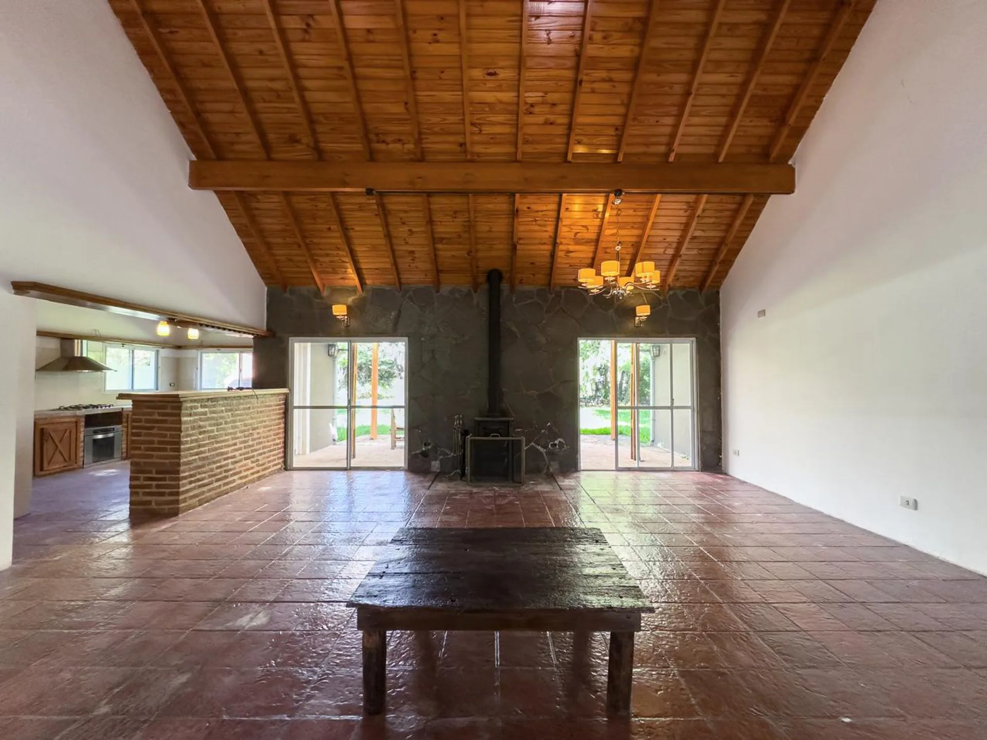 CASA EN VENTA EN EL LAUQUEN CANNING, APTA CRÉDITO foto 3