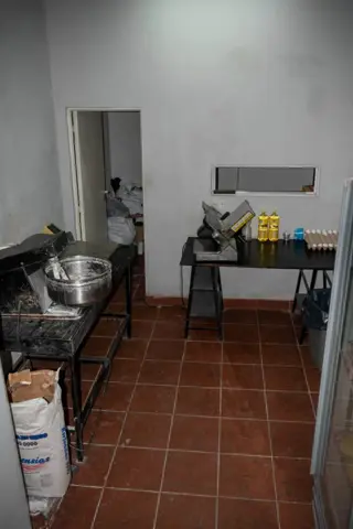 Venta de local excelente ubicación con sótano foto 3