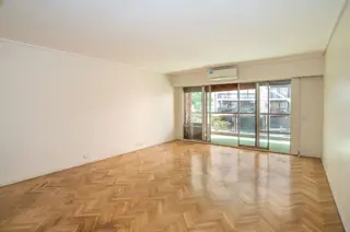 VENTA ELEGANTE SEMIPISO  4 AMB RECOLETA foto 3