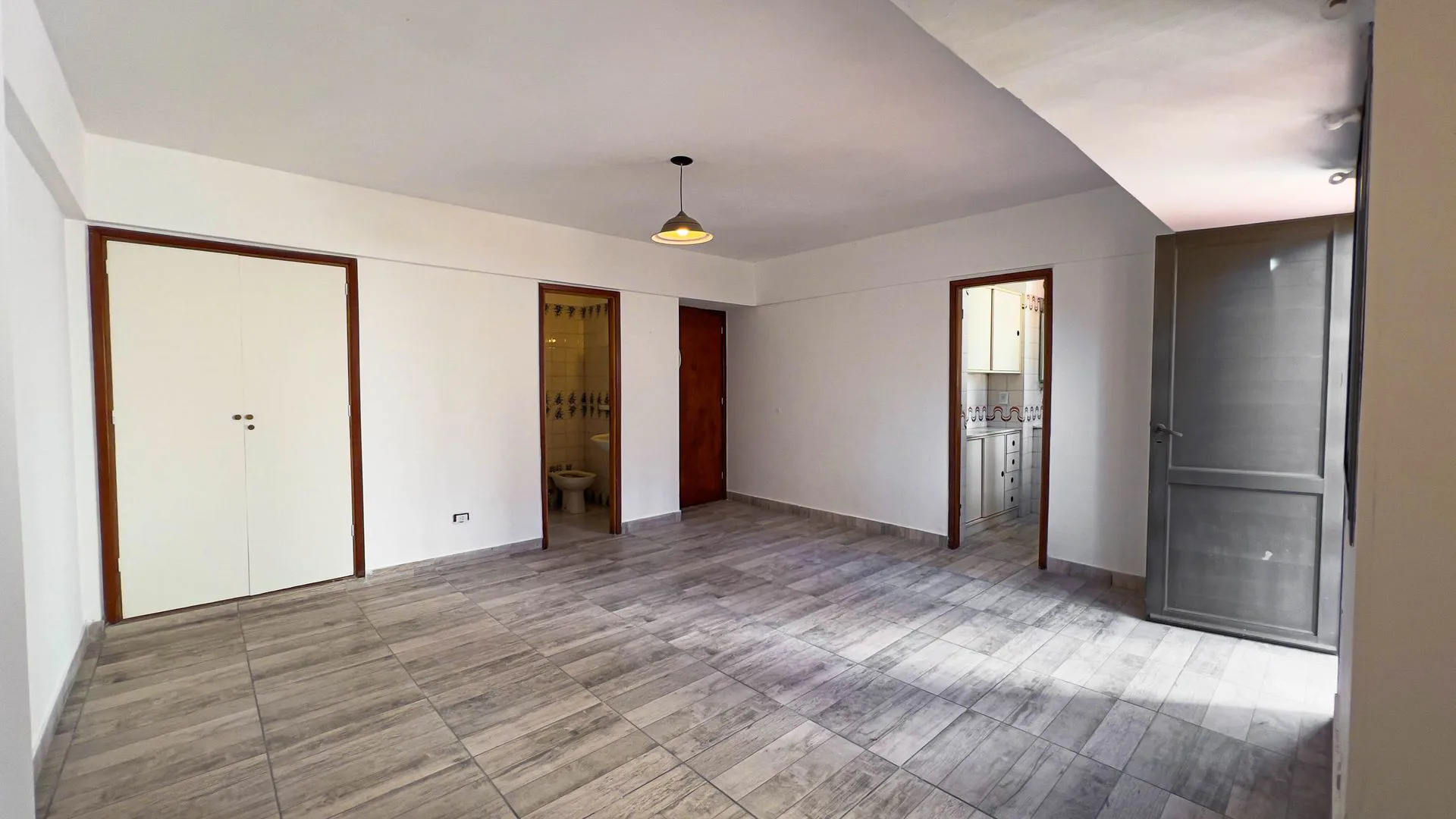 Venta Depatamento Monoambiente Centro con Cochera foto 3