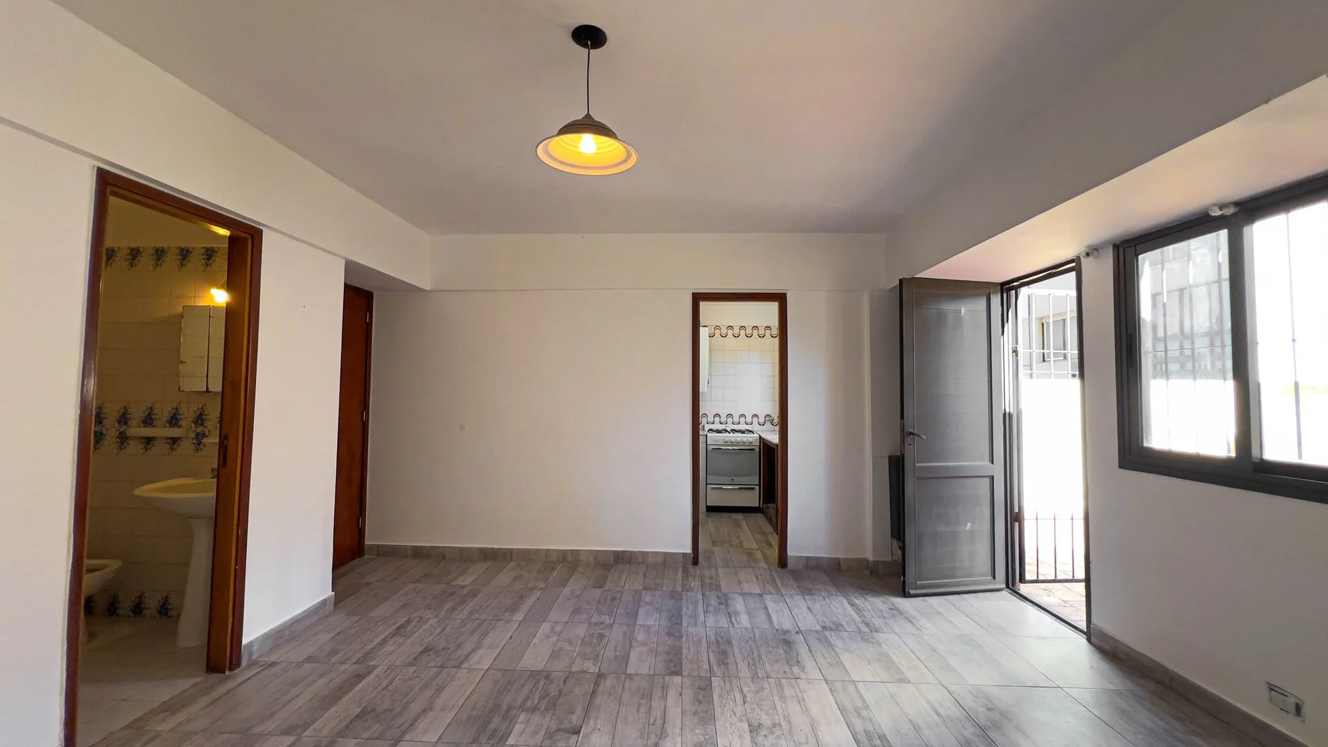 Venta Depatamento Monoambiente Centro con Cochera foto 4