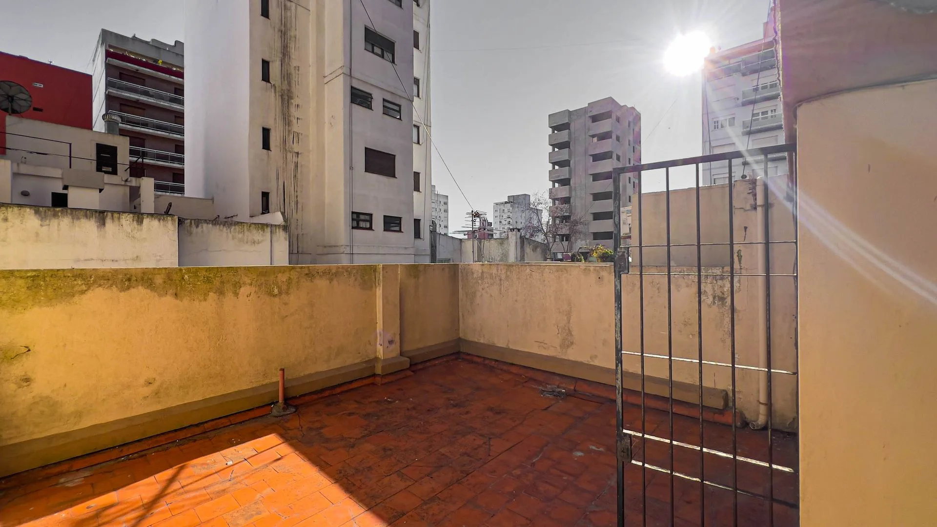 Venta Depatamento Monoambiente Centro con Cochera foto 5