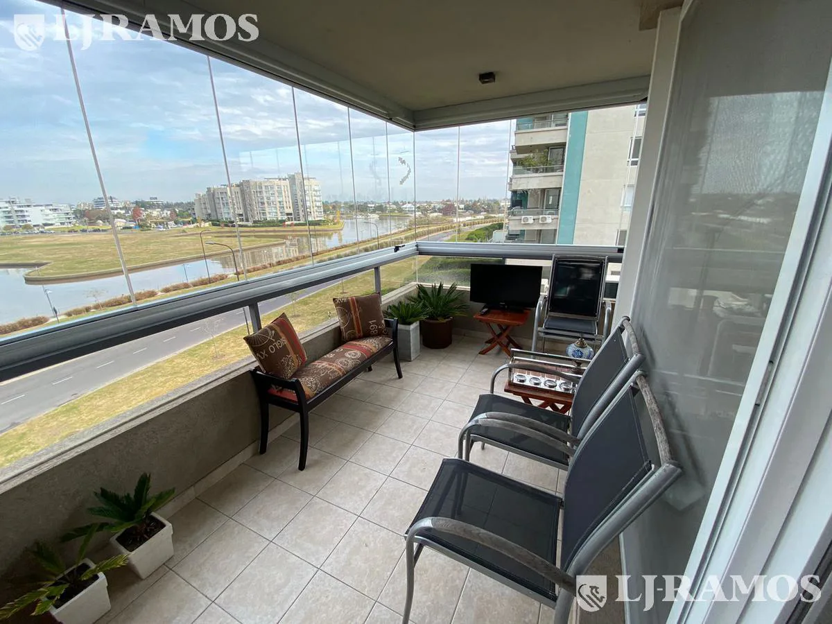Departamento de 3 ambientes AMOBLADO Y EQUIPADO en venta en Espigón -  Nordelta foto 2
