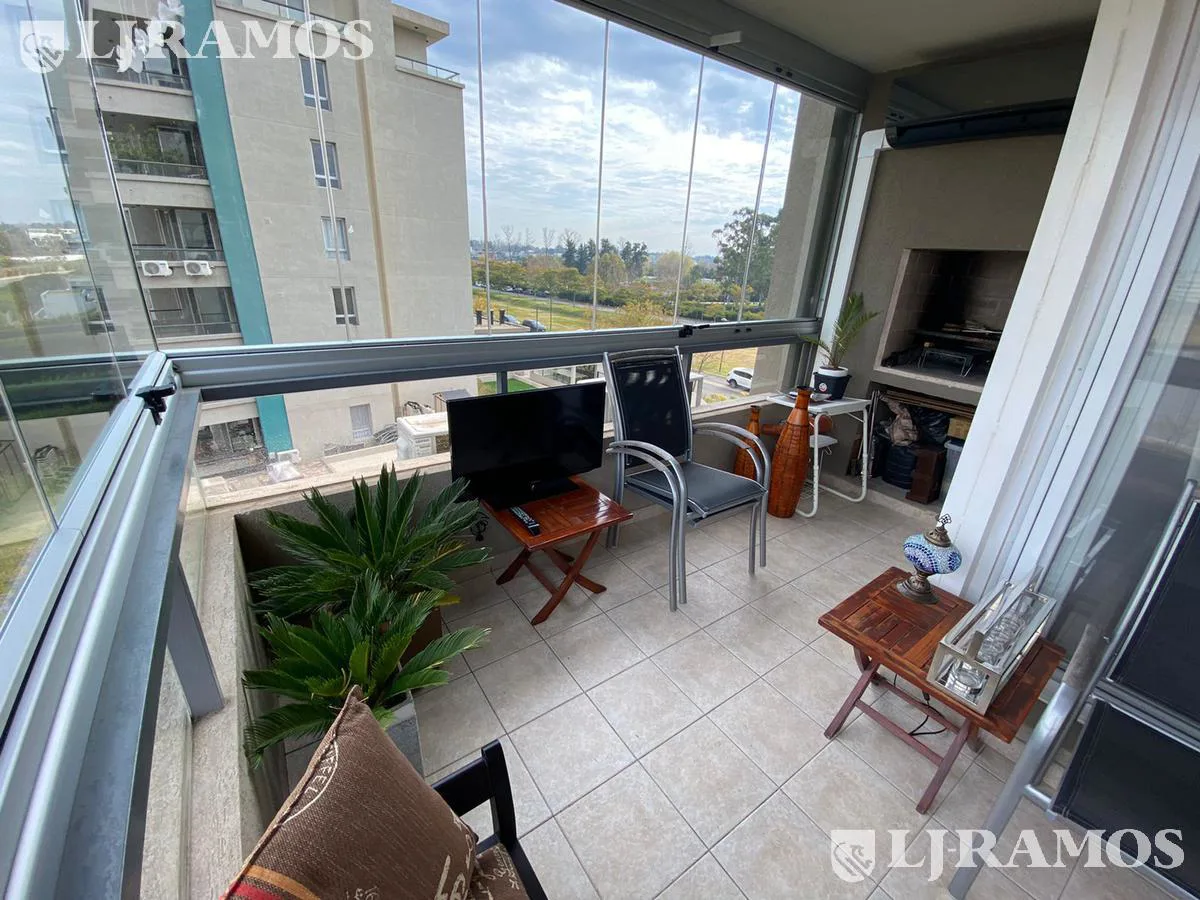 Departamento de 3 ambientes AMOBLADO Y EQUIPADO en venta en Espigón -  Nordelta foto 3