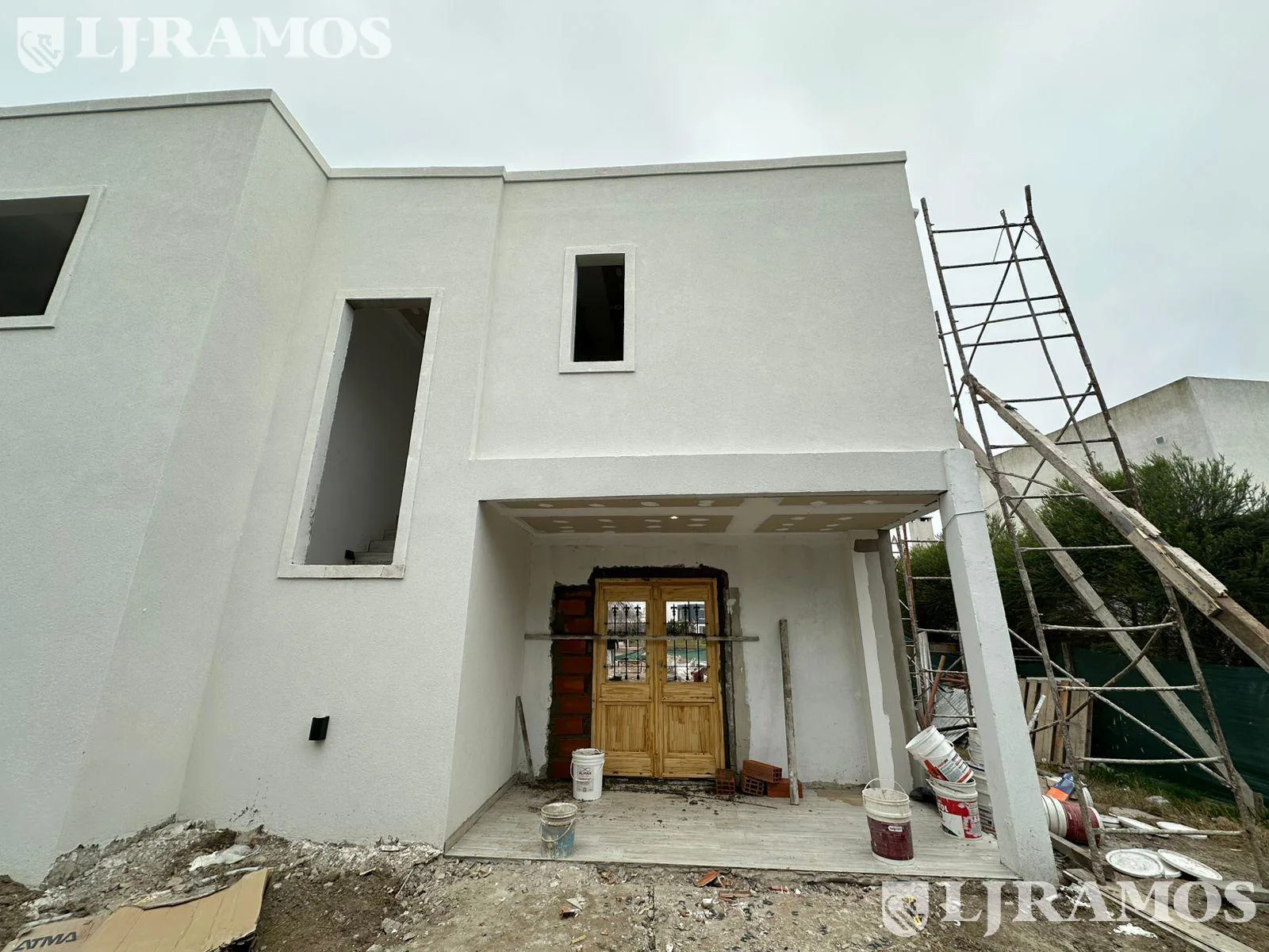Casa 5 ambientes vista a la laguna central en El Canton - Norte PG foto 4