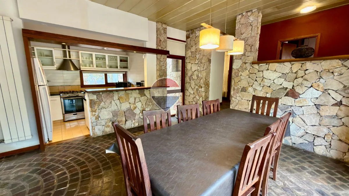 CASA VENTA CUATRO AMBIENTES EN MAR DE LAS PAMPAS foto 5