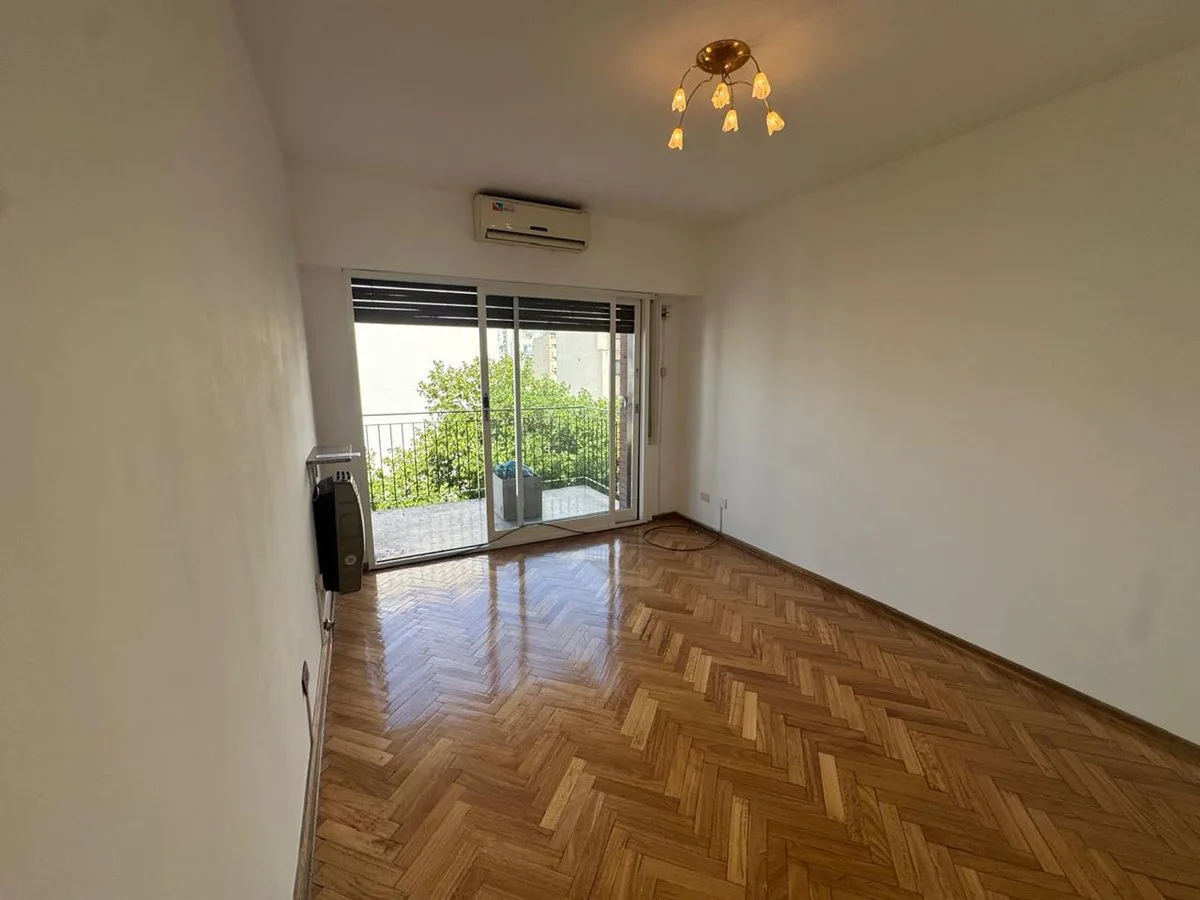DEPARTAMENTO EN VENTA BOEDO 2 AMBIENTES BALCON foto 2