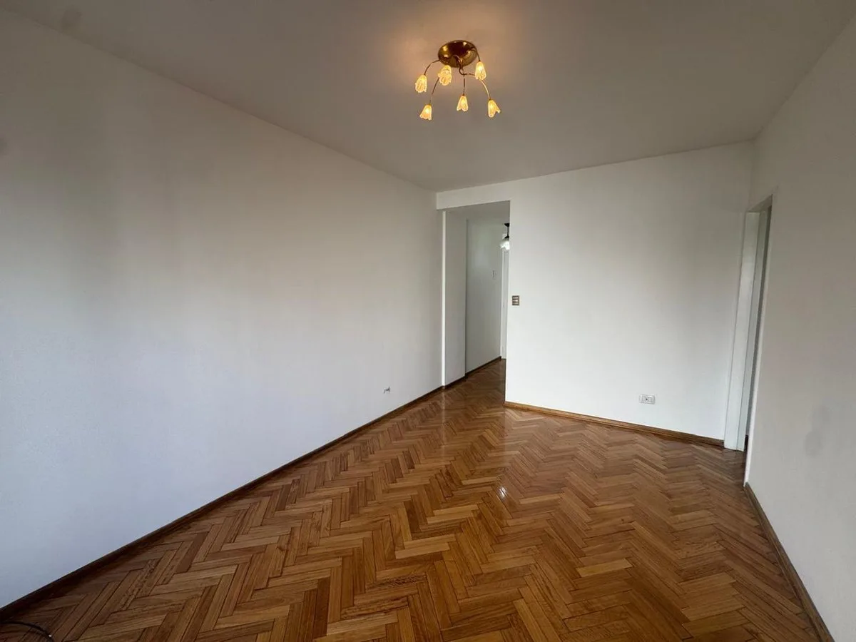 DEPARTAMENTO EN VENTA BOEDO 2 AMBIENTES BALCON foto 3