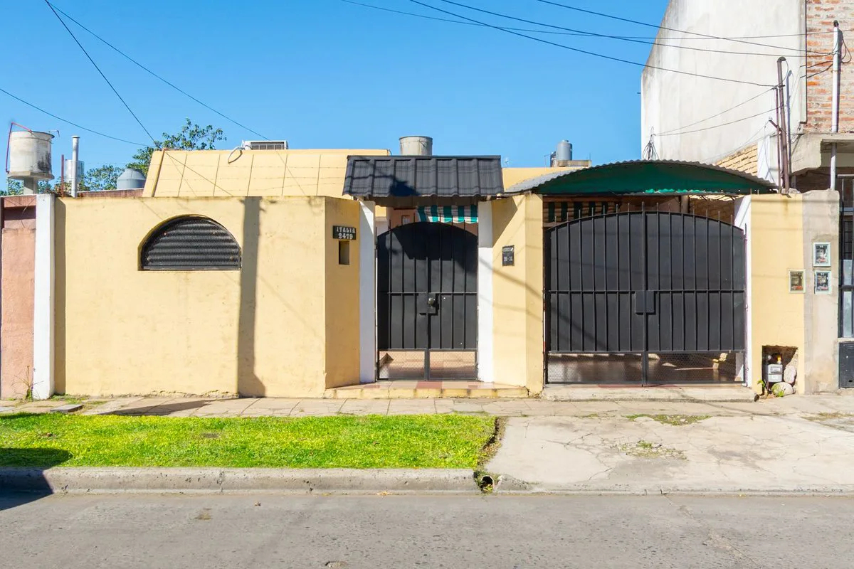 VENTA CASA CUATRO AMBIENTES CASTELAR QUINCHO foto 4