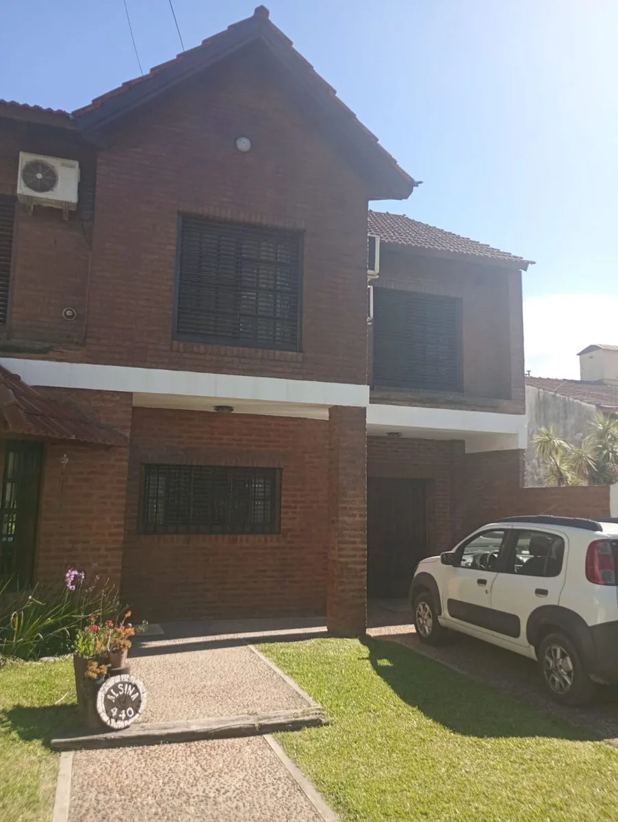 CASA EN VENTA EN MORENO cerca del Acceso Oeste foto 3