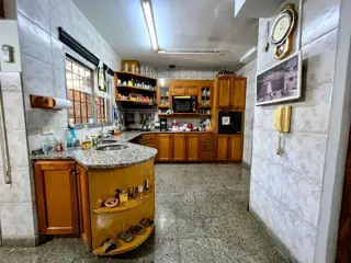 Castagnino 531 - Casa de 4 dormitorios en alquiler en  Alberdi foto 3