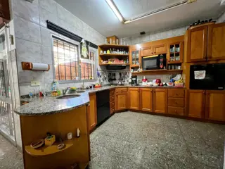 Castagnino 531 - Casa de 4 dormitorios en alquiler en  Alberdi foto 5